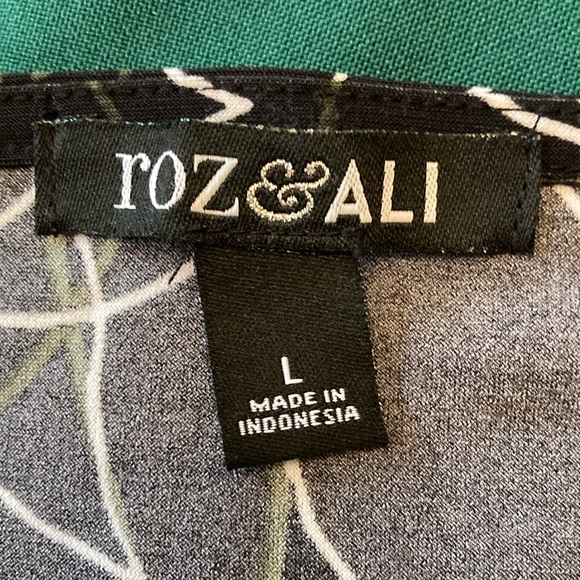 Roz & Ali; Women’s sleeveless black & white; size L; - Picture 4 of 6